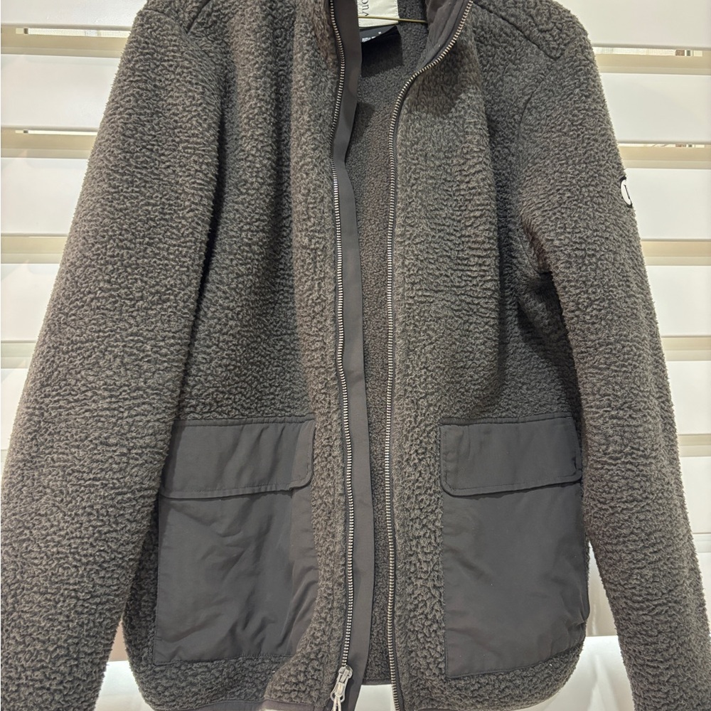 Men’s Vuori Gray Fleece Jacket (size M)